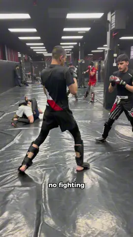 The importance of young muslim men learning how to defend themselves. For anyone in Birmingham @AuraMMA is where you wanna be training and credits to them for the footage. #bradford #birmingham #luton #eastlondon #pakistani #bengali 