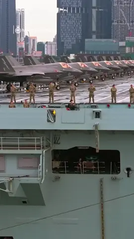 Hello Singapore, from HMS Prince Of Wales 🇬🇧🇸🇬 Singapore welcomes the UK Carrier Strike Group as it begins training and engagement across the Indo-Pacific.