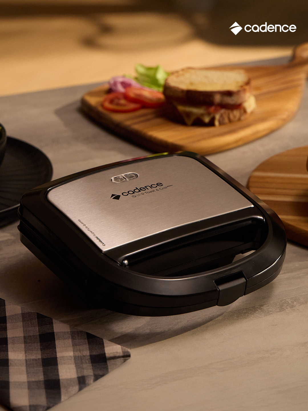 Crocante, dourado, do seu jeito e na sua hora. Com a Sanduicheira Elétrica Toast & Grill Prime Inox você tem a liberdade pra criar, saborear e repetir aquele lanche da tarde quantas vezes quiser! Porque liberdade é isso o que importa. #Cadence #Liberdade #VivaOqueImporta #Sanduicheiras