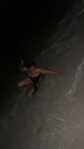😂😂😂😂😂😂 ngl that wave came so mf fast I got tf on 😂💀💀💀 #dee18 