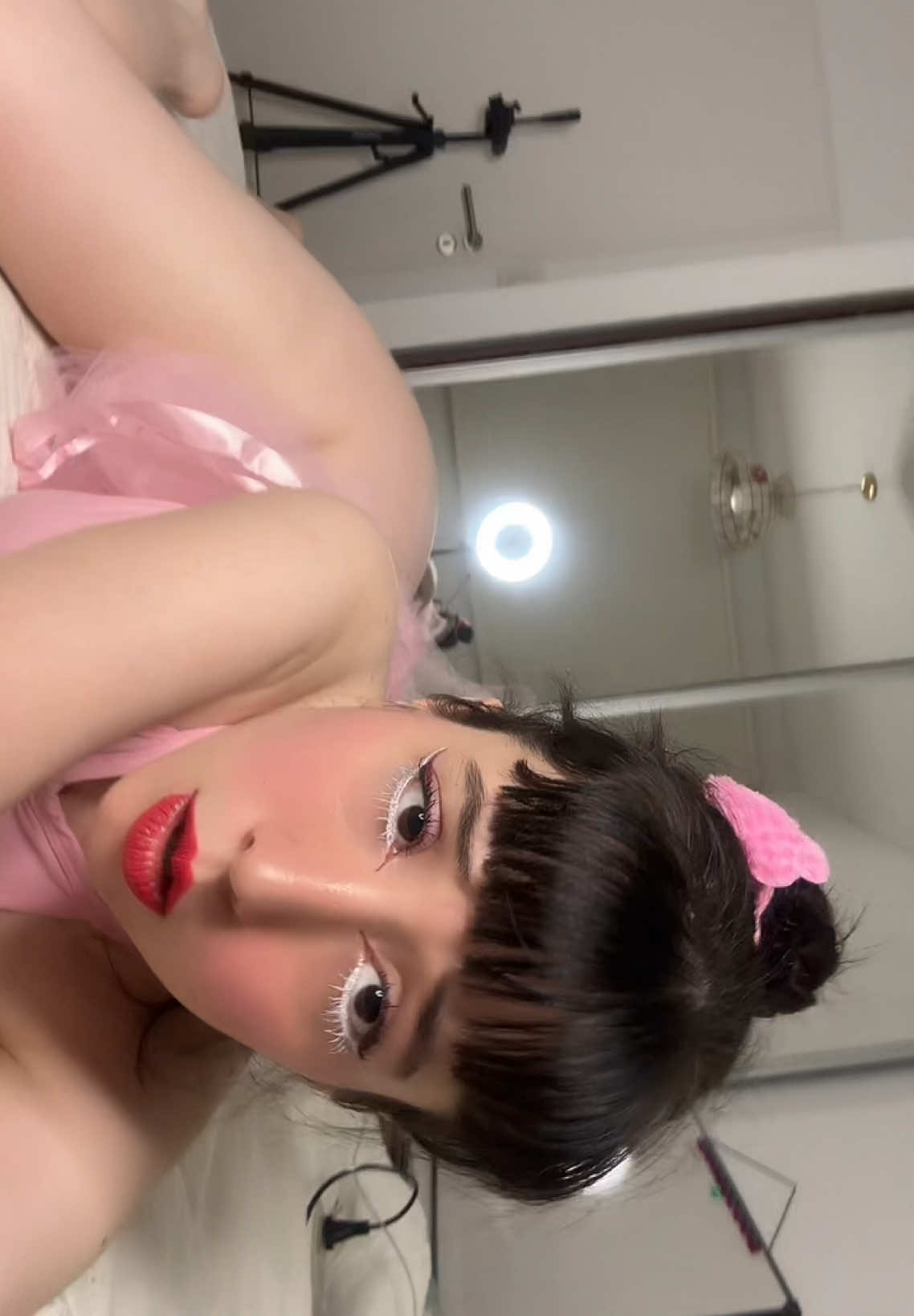 Tendria que maquillarme asi más seguido ❤️ #badbunny #pink #lips #makeup #aesthetic 