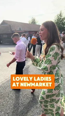 These girls looked fab 🧡 #Raceday #horseracing #fashion 