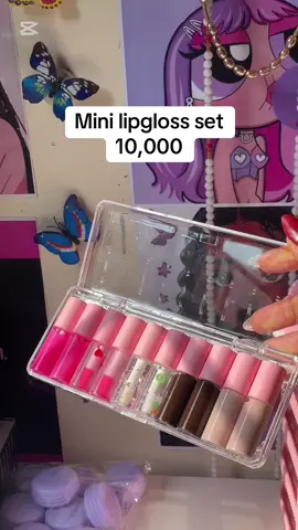 You can start your lipgloss business with this set , it can also be use as freebies for your customers  You can choose atleast three shades  Price 10,000 #smallbussinessowners #lipglossgirlies #lipglossvendorinabuja #lipglossbusines #lipcaretreatment #handmadelipglosses #lipglosscombo 