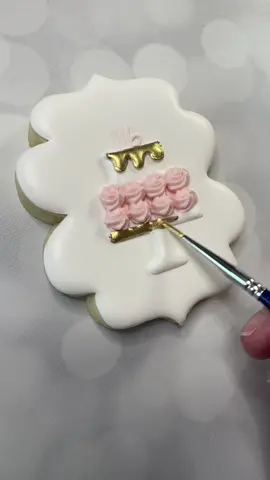 The tiny little flowers! 😍 #sugarcookies #oddlysatisfying #cookiesoftiktok #cookietok 