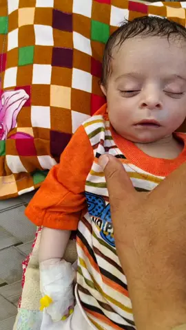 🚨 This baby was given Naxkil in a village—now racing to the NICU for survival. Pray for them. 💔 #NICURescue #SaveTheBabies #MedicalEmergency