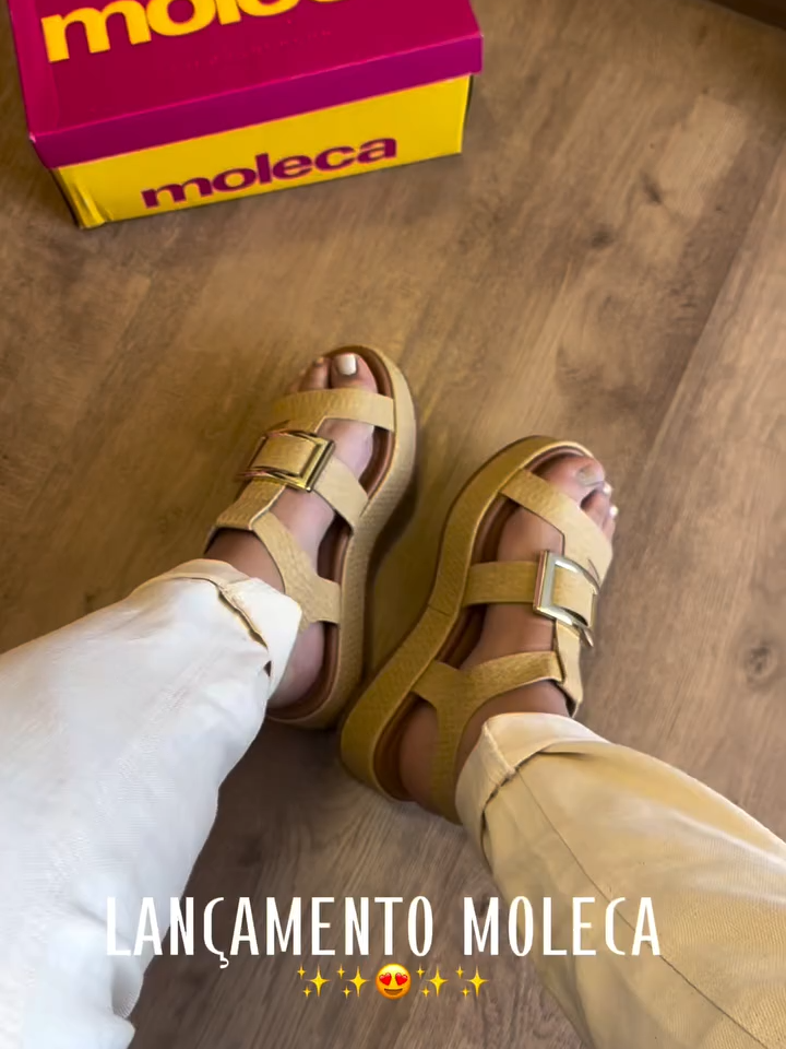 Faça seus pedidos em nosso site e receba no conforto da sua casa! ✨ 🌐https://lojaarmazemdamoda.com ✅Enviamos para todo Brasil ✅Frete Grátis ✅LOJA AUTORIZADA DAS MARCAS AREZZO, ANACAPRI, HAVAIANAS, MOLECA… 📲 Para mais informações, entre em contato conosco link na bio. Estamos prontos para atende-los! #sandaliasipanema #sapatosdeluxo #saltoalto #luxury #tênis #sandalia