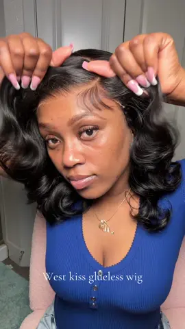 I’m obsessed with this wig@Westkiss Hair ❤️ love @WestKiss Hair Store  #westkisshair #westkisswig #westkiss #gluelesswig #gluelesswigs #hdlace #hdlacewigs #sidepartwig #readytowearwigs #readytowear #summerhair #summerwig #wig #beginnerfriendlywig 