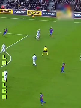 Messi superhuman dribbling 🔥☠️ #messi #lionelmessi  #messi_king #goat🐐 #footballtiktok #dribbling #messi10 #viralvideos 