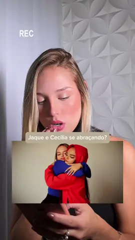 E eu acabo de trazer pra vocês o novo melhor truque para viralizar nas redes sociais, esse App Filmora cria vídeos de lA que estão em alta na Internet. Baixem no celular de vocês e não percam tempo para participar dessas trends virais de lA  #creative #filmora #videoediting #goviral #aivideoediting #aitrending  #jaqueline #humor #jujurossi 