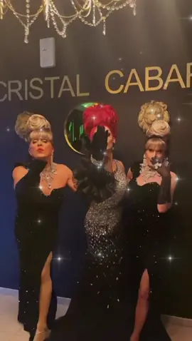 Cristal chic, le cristal cabaret #spectacle #plumes #pourtoi #Michou #2025 #transformiste #lecritalcabaret #makeup #cabaret #drag 