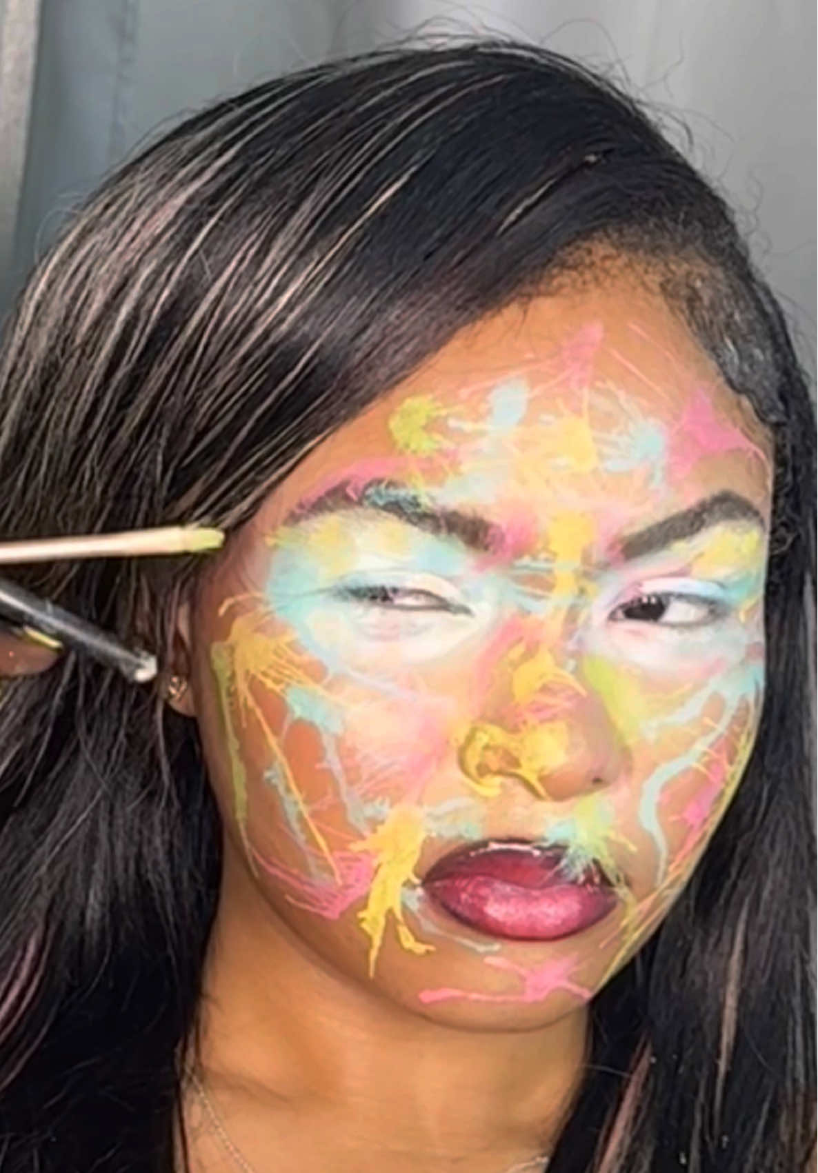 watch me do makeup with a straw 🎨👩🏽‍🎨 #fyp #creativemakeup #njmua 