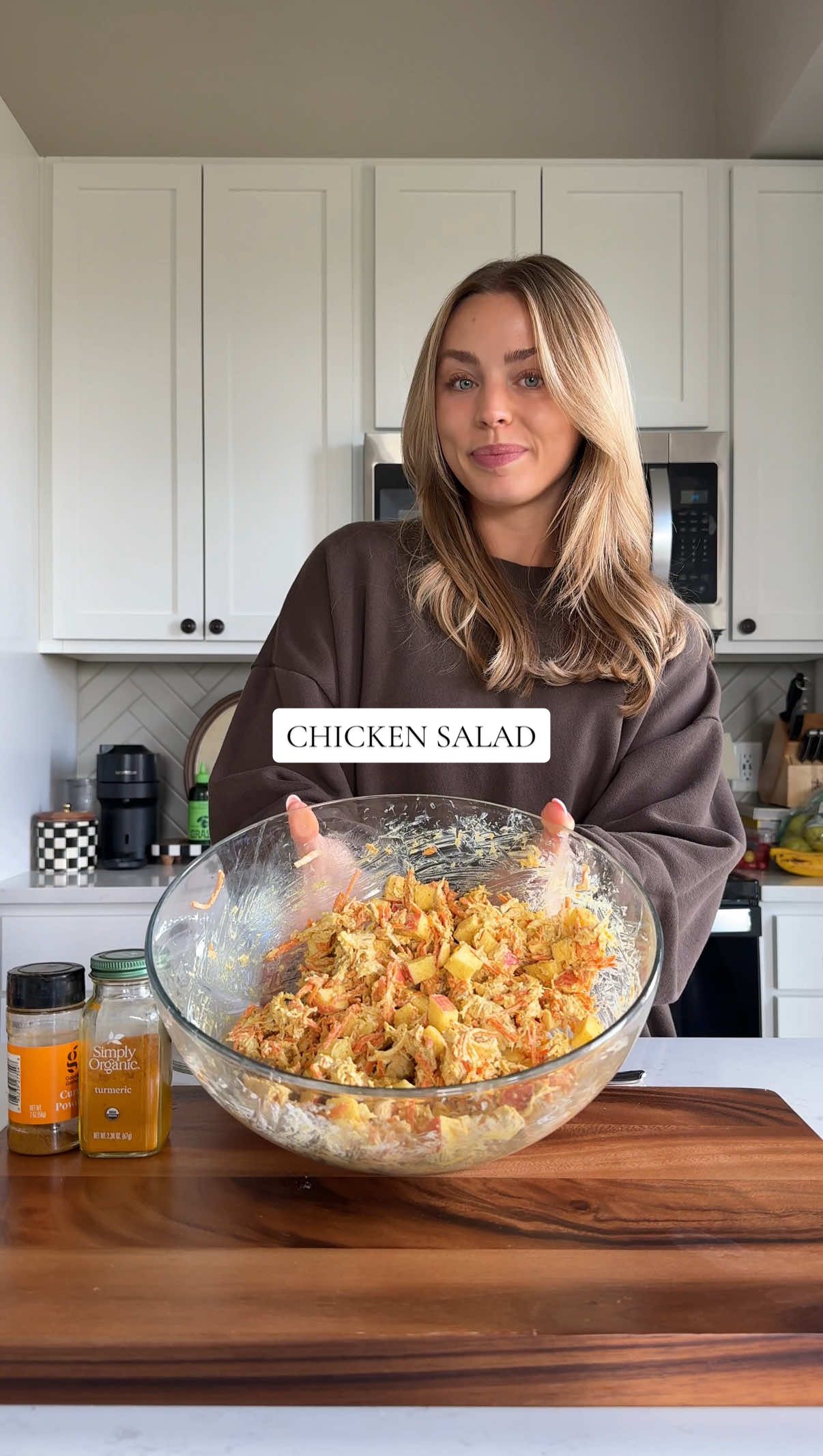 Chicken salad 🥕🍎🍗this recipe is easy and healthy, and the perfect quick meal 🫶🏼 full recipe in bio!!  @FAGE @Simply Organic @Hero Bread @Josie’s Organics  #healthyrecipes #quickrecipes #quickdinner #healthydinner #Recipe #mealideas #mealprep