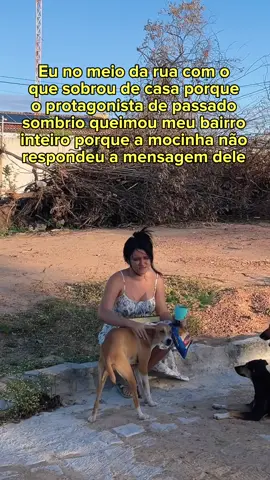 Eu no meio da rua porque o protagonista de passado sombrio queimou meu bairro inteiro porque a mocinha não respondeu a mensagem dele #livros #leitores #booktokbrasil #memesliterarios 