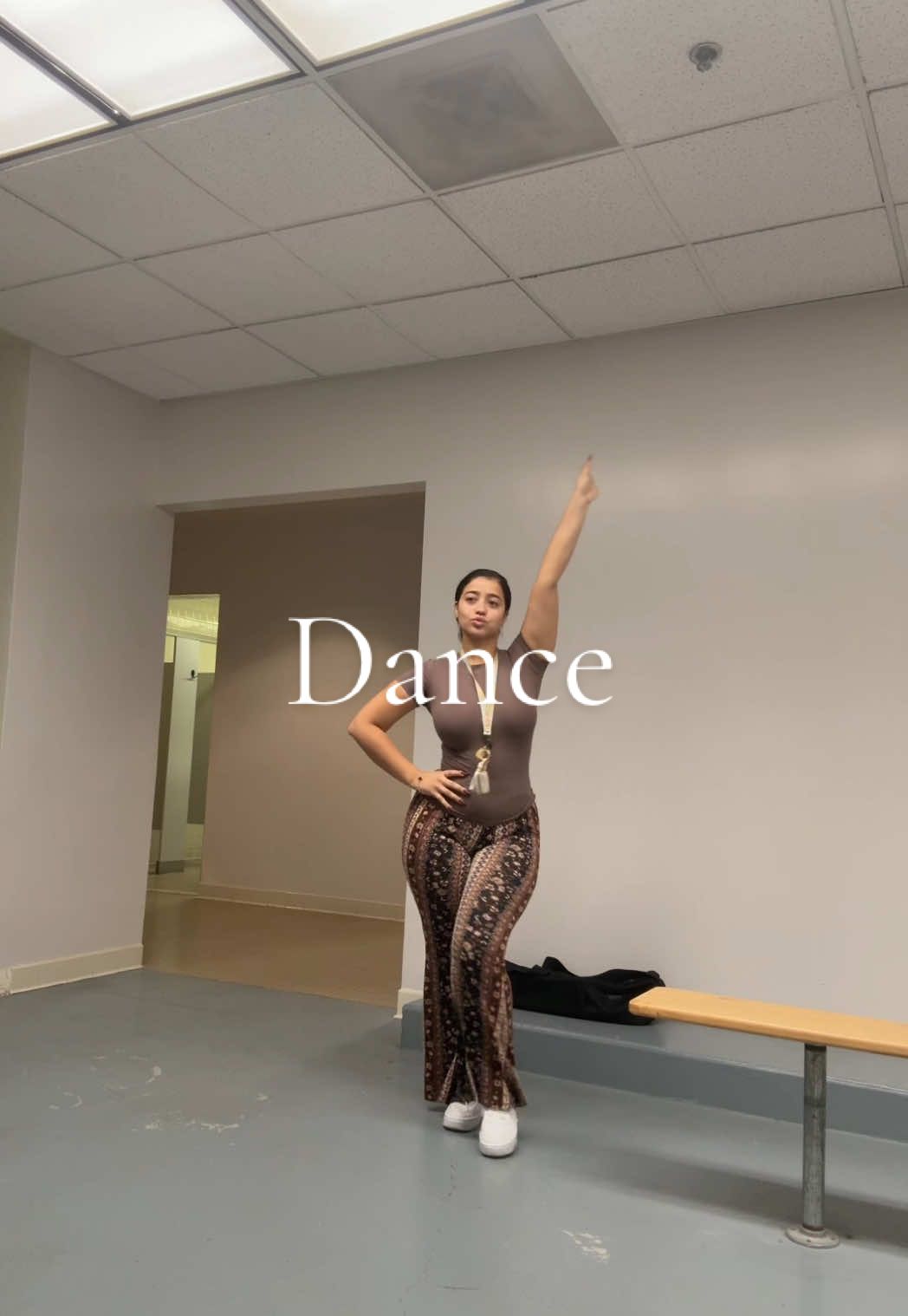 Happy Monday 🙌🏼🥰 #dance #happymonday #fypage 