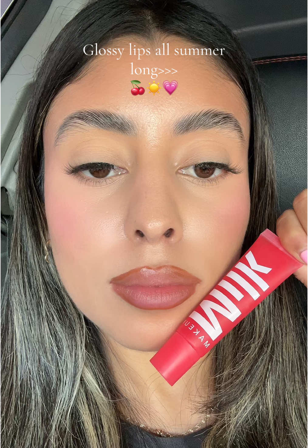 @milkmakeup lip balm in ‘refresher’💗 so perfect for the summer 🌞🍒#Summer#glossylips  