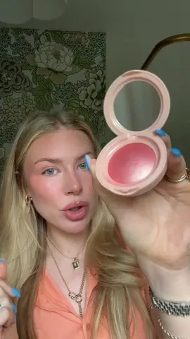was so surprised I love this as much as I do!! it also looks beautiful as an eyeshadow🫧 #blush #softpinchblush 