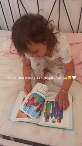 No screens, just Scripture before sleep ✨ Now I lay thee down to sleep, I pray the Lord my soul to keep, watch me safely through the night so I may see the morning light, amen🙏 #christianmotherhood #motherhoodisministry #kingdomwork #tiktokshopfinds #toddlerfinds #crunchymom #bedtimeroutine #toddlersoftiktok 