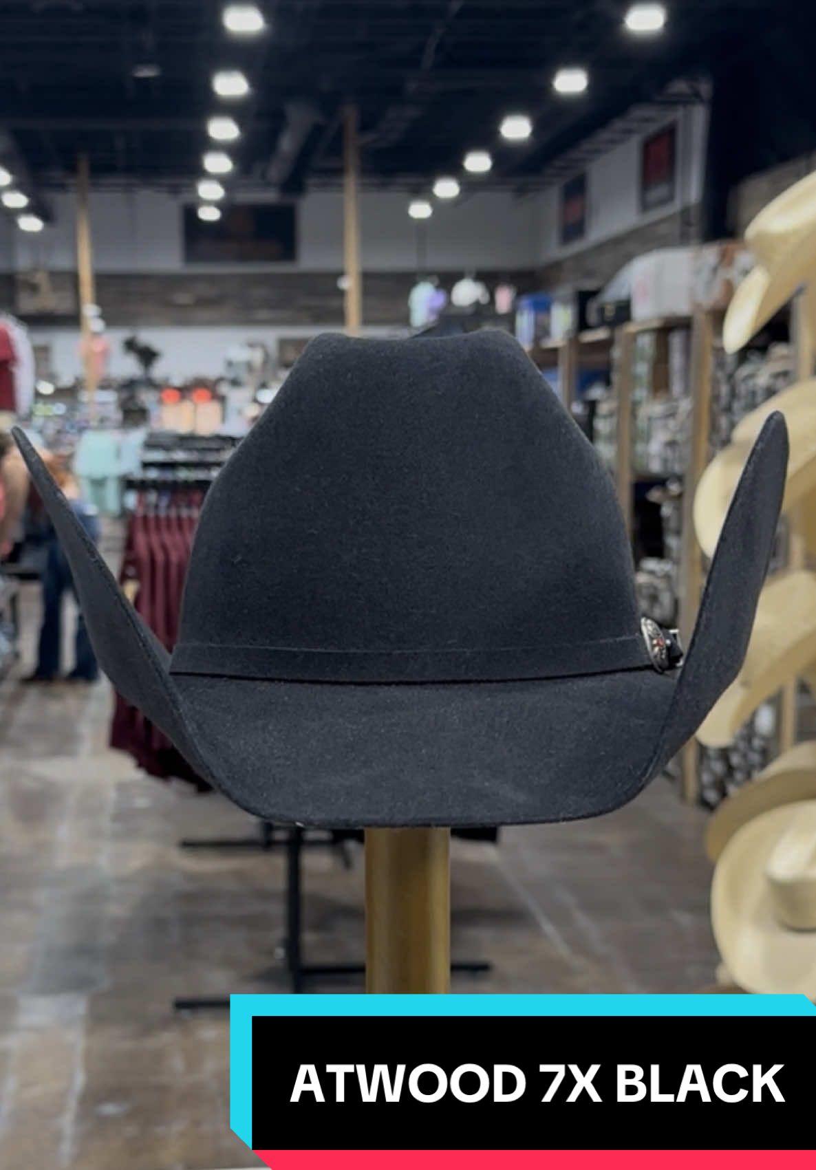 Duranguense to Morden day shape🤠 if you need to re shape your hat come to El Herradero Western Outfitters! Lubbock Texas #fyp #hatshaper #lubbock #lubbocktexas #elherradero #hatshaping #atwood 