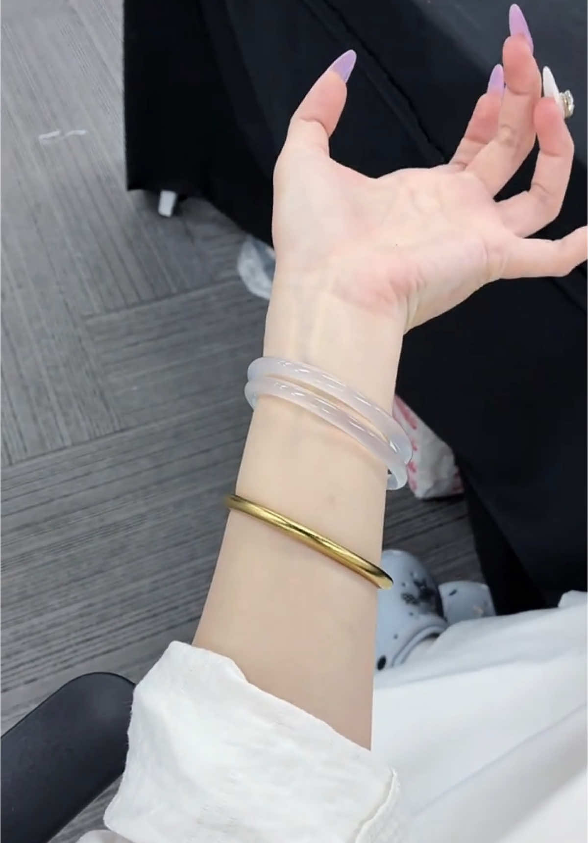 Vòng tay cặp ding dang màu thạch vải 😍 #vongtay #vongngoc #vongdaphongthuy #vongmanao #xuhuong #viral #trending #bachnguyetquang 