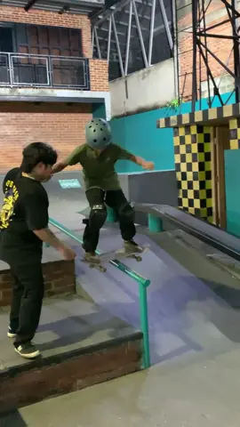 Bimo !! Landing on Down Rail 🔥🔥 Dm for join my class 😉 #skate #Skateboarding #skateboard #skatelife #skatepark #skateisfun 