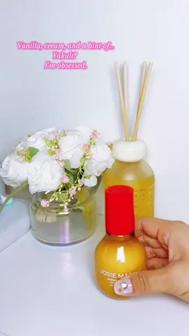 ✨ Vanilla Vibezzz by Josie Maran  This is sweet skin in a bottle:  🥛 Creamy vanilla 🍦 Whipped milk 🍶 That subtle Yakult tang 🍯 Soft amber warmth 💐 A kiss of white florals Smells like cozy skin, not synthetic at all. 🕊️ Sillage: soft & intimate, perfect for up-close moments ⏳ Longevity: 4–6 hours on skin, longer on clothes Not just a mist… it’s a vibe 🤍 #VanillaVibezzz #complimentary #GourmandPerfume #YakultScent #FragranceTok #CozyVibesOnly #SmellGoodFeelGood #SoftGirlAesthetic #JosieMaran @influenster @Josie Maran 