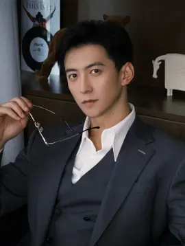 《在絕對利益的權衡中 愛輕盈如天平上的羽毛》 #Alfyang小白楊 #男生穿搭 #模特 #alfyang小白杨 #alfyang2022  #人夫感 #短劇男主 #愛你在劫難逃 #楊寒 #短劇推薦 #男主超帥 #短劇追到爽 #alfyang小白楊 #alfyang小白楊 #楊寒 #楊寒  #短劇男主   #短劇男主  #我爸給我找了三個男朋友  #五年後她帶崽歸來  #大小姐她不裝了  #閃婚老公為何那樣 #他來時有月光  #星月念念不忘 #澳門故事 #炮灰女主的自救手冊 #人在八零拒絕內耗 #他偏要 #花間喜事昭月歸 #他偏要 #雨霖鈴 #喬小姐的頂級白月光 #愛你在劫難逃 #九重天阙吻龙鳞 此帳號不聊天不交友，受本人委託，只為防止被盜首發，如在其他帳號發現同樣影片，可對比發佈時間，其餘均為盜用，如有疑問可向中國抖音或小紅書平台“Alfyang小白杨/杨寒“求證!
