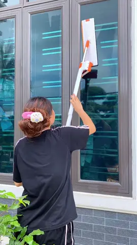 Lau cửa sổ cửa kính nhanh lại còn nhàn nữa #caylaunha #caylaunhatuvat #caylaunhathongminh #caylaunha360 