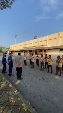 Pelatihan pemadaman api oleh Pramuka Saka Bhayangkara Polres Kendal bersama Damkar Kab. kendal #polripresisi #polriindonesia #polriuntukmasyarakat #polisiindonesia #ditbinmaspoldajateng #polreskendal #damkarkendal #kendaljateng #kendalhandal #korbinmaspolri #fyp #stadionkebondalemkendal #fypシ゚viral #fyppppppppppppppppppppppp 