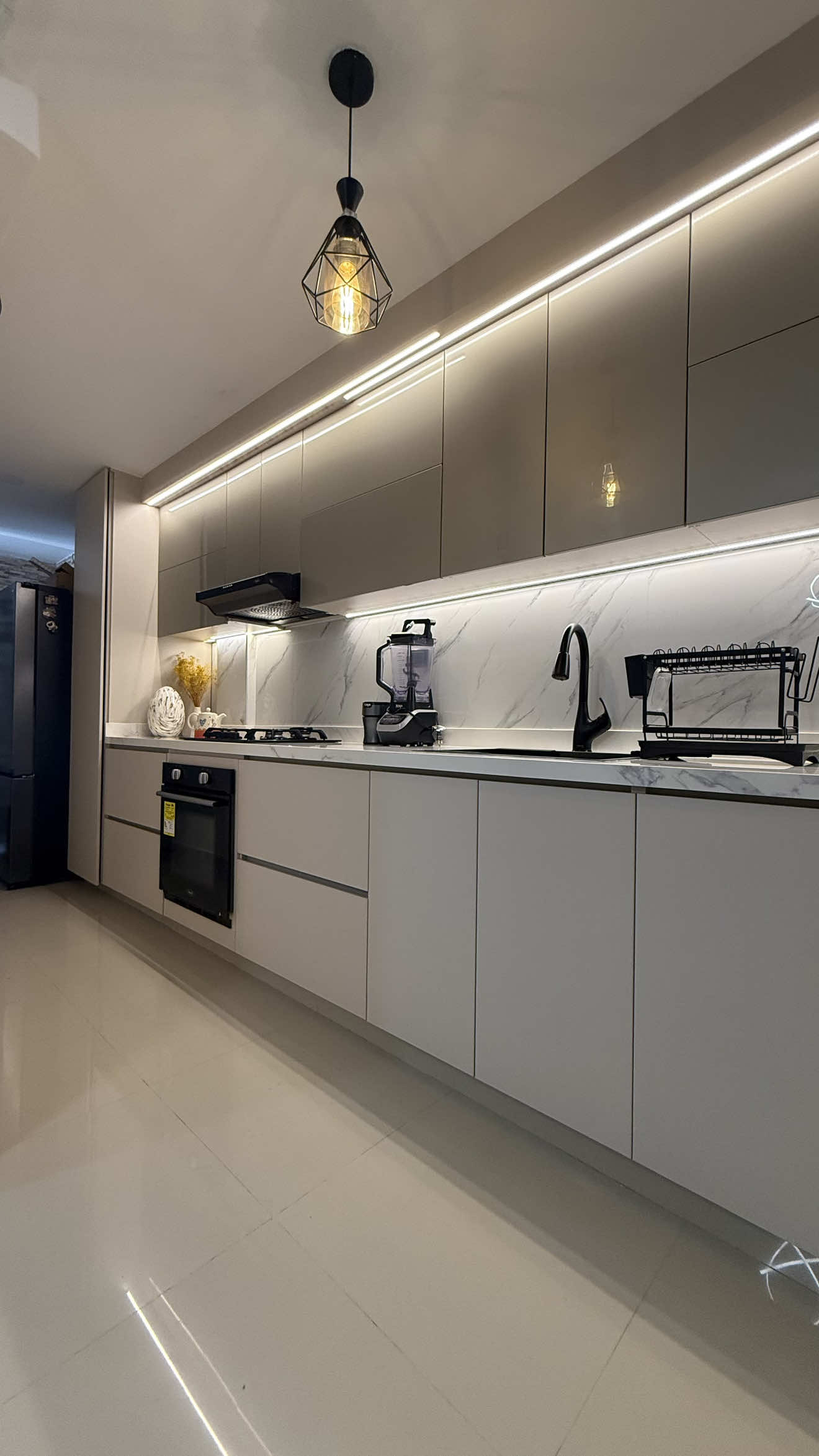 Hermosa cocina moderna 