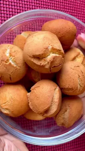 #onthisday 1/2 cup sugar, 3 eggs, 3 tablespoons of oil and 2 1/4 cups of self raising flour flour