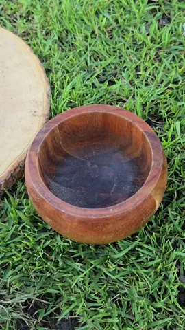 Turn your kitchen waste into powerful plant nutrition! In this DIY garden hack, we show you how to transform crushed eggshells and lemon juice into a natural calcium-rich solution that your plants can easily absorb. It's an eco-friendly, cost-effective way to boost plant health, improve soil, and prevent nutrient deficiencies — all using ingredients you already have at home. Perfect for vegetable gardens, houseplants, or flowers. Try it and watch your plants thrive! #HomeGardening #PlantTips #OrganicFertilizer #CalciumBoost #EggshellFertilizer #SustainableGardening #DIYGardenHack #UrbanFarming #GardeningForBeginners #GrowYourOwnFood 