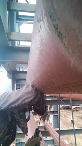 Kanan dihajar kebutuhan,Kiri di hajar pikiran,Maju dihajar masa depan,Mundur dihajar omongan orang:) #motivation #quetes #katakatamotivasi #welder #welders #welder #weldernation #welderindonesia🇮🇩 #fyp #foryou 