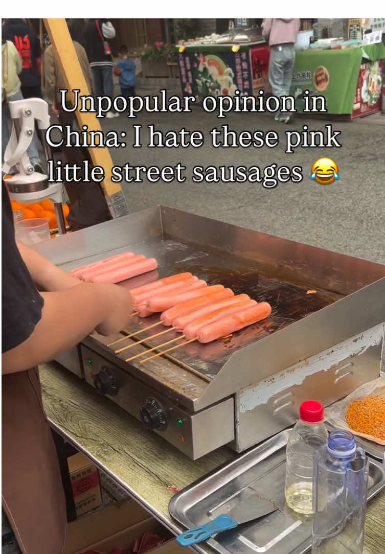 @ealynlyn shares her unpopular opinion in China 🇨🇳 — she really doesn’t like these little pink street sausages 😅 They have a super strong smell and the color? Way too pink for comfort! 🌭🚫  Take our quiz and discover where your wanderlust will take you next! 💡Fun fact: These mini sausages are actually really popular in China, especially as a quick snack for kids or in bento-style lunch boxes 🍱 But clearly… not everyone’s a fan 😬 📍Beijing, China 🎥: @ealynlyn  Credits to respective owners. DM for removal  #travel #chinasnacks #chinesefoodie #streetfoodchina #chinaeats #travelchina #whattoeatinchina  #china 