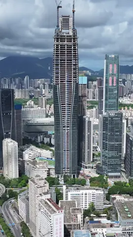 这里就是深圳目前在建最高的大楼，总投资高达150亿，他就是罗湖云投大厦，又被称为罗湖之冠，预计2026年完工封顶，建成后为深圳第三高楼！#地标建筑 #摩天大楼 #无人机航拍 