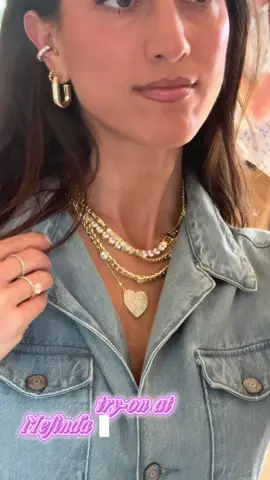 Today’s jewelry try-on at @Melinda Maria Jewelry. I’m obsessed with the gold chain and diamond combo!! #jewelry #jewelrytiktok #goldchains 