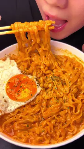 Creamy Noodles+ Egg #mukbang #food #asmr