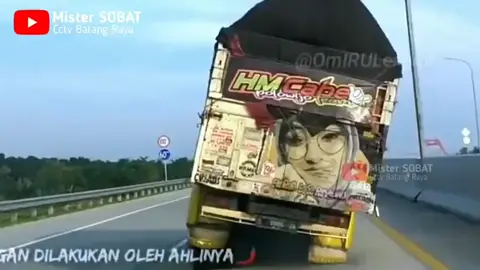 kumpulan truk olenk🗿🗿🗿#fypシ #viral #trukold #bismillahfyp