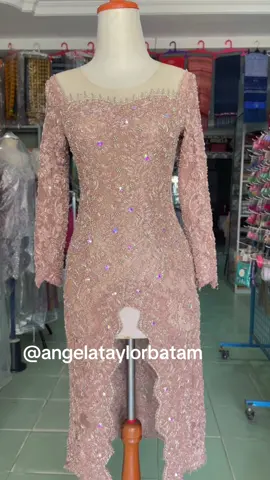 Set Baju Pengantinn 🤗Kompleks Pertokoa Aviari Plaza Blok E2 No 3A . #aviariplazabatam #pwngantinbatak #penjahitkebayapwngantinbatak #kebayawisuda #ronceselendangpengantin #pengantinbatak #pengantinbatak #bataktiktok #angelataylorbatam #martupol #kebayalamaran #kebayasuhutbatak #kebayamodern 