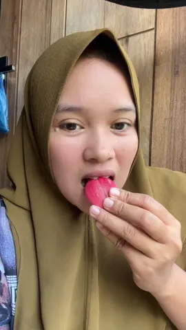 Makan salak merah#fypシ゚ #salakmerahmanis 