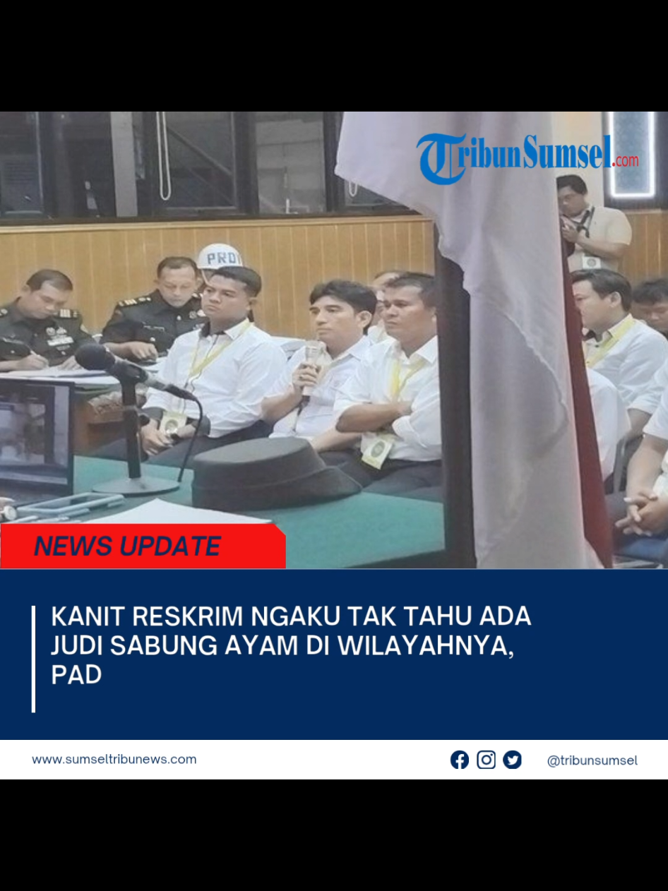 TRIBUNSUMSEL.COM, PALEMBANG - Sidang lanjutan kasus pembunuhan tiga anggota polisi di Way Kanan, Lampung, oleh terdakwa Kopda Bazarsah kembali memanas di Pengadilan Militer I-04 Palembang, Senin (23/6/2025). Sebanyak 14 saksi, yang sebagian besar adalah anggota Reserse Kriminal (Reskrim) Polres Way Kanan dan Polsek Negara Batin, hadir memberikan kesaksian. Namun, salah satu kesaksian justru menimbulkan keheranan di ruang sidang. Aipda Wara Andany, Pejabat Sementara (PS) Kanit Reskrim Polsek Negara Batin, dicecar habis oleh Majelis Hakim karena mengaku tidak tahu menahu adanya kegiatan judi sabung ayam di wilayah hukumnya. Padahal, kegiatan tersebut diduga sudah berlangsung sejak 2023 hingga 2025. 