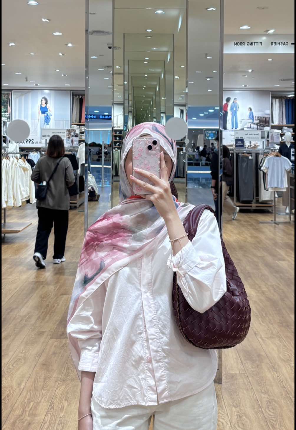 Replying to @afni🕊🌸 feeling pretty in printed shawl🌸💗