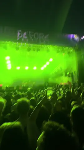 Nikt nigdy nie podważy mojej miłości do chivasa.. 💚🖤 jedyne co mnie irytuje to to ,że swiatla ze sceny strasznie waliły po aparacie, przez to film jest gorszej jakości @Aleksy_garage ❤️ @Before Festival #beforefestiwal2025 #before2025 #concerts #chivas #chivasio #hellstar #hellcatredeye #dlaciebie #for #you #foryour #page #hiphop #rap #poland🇵🇱 #Summer 