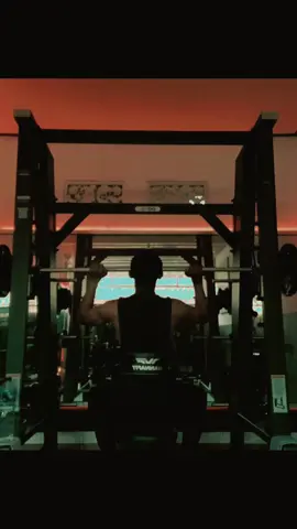 apa yg membuat lo konsisten bro? #gym #fitnes #olahraga #workoutmotivation #fyp 