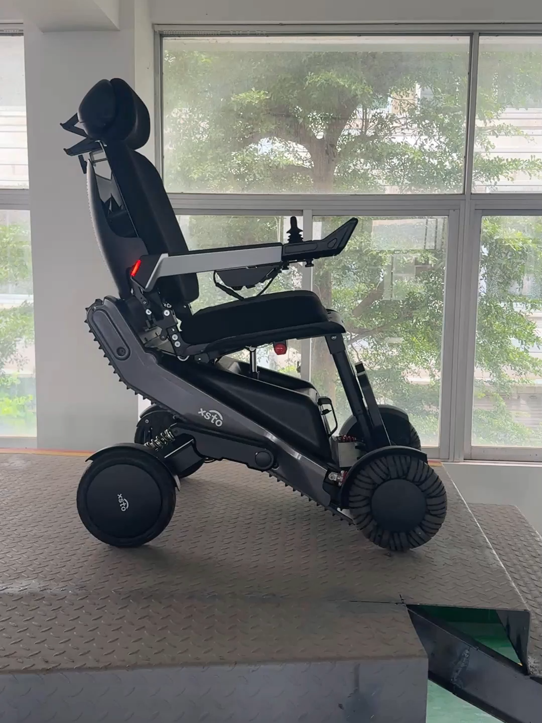 Control it your way — with a remote or your phone. The X12 makes mobility smarter.📱🎮 #XSTO #XSTOX12 #MobilityInnovation #SmartWheelchair  #TechForGood #AppControl #RemoteControl #wheelchair #electricwheelchair #stairclimbingwheelchair #ambulatorywheelchairuser #viral?