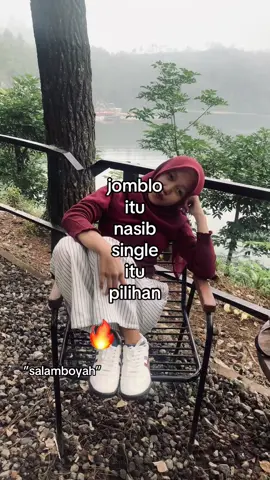 kerudungnya ga bentuk anjayy😔