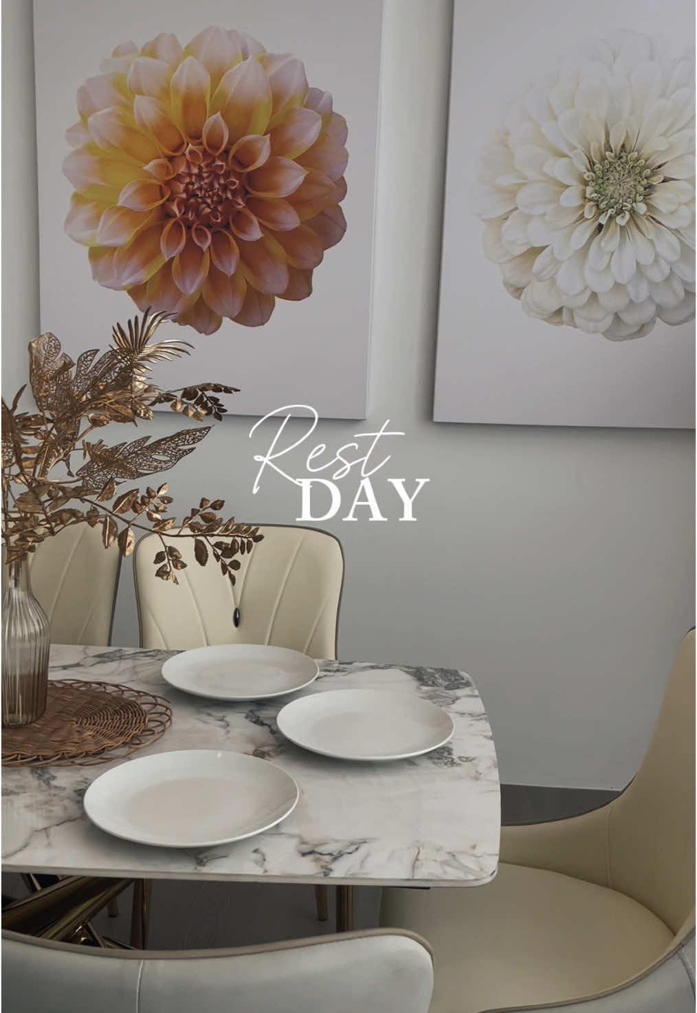 Hari-hari cuti, boleh fefeeling makan mewah dengan meja makan daripada KitchenZ 😎#diningset #healing #diningset6seater #diningset4seater #mejamakan #mejamakan4seater #mejamakan6seater #CapCut 