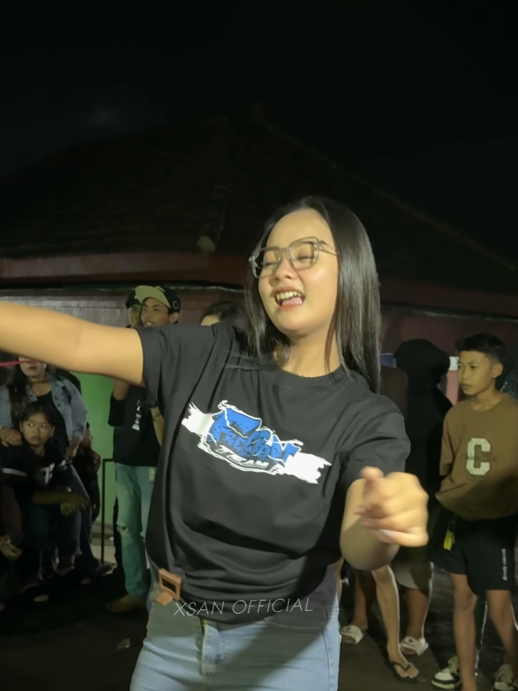 asekk keee @kevanadwi @horegbalapofficial  #kevanadwi #xsanofficial #ceksoundhoreg #dancerkarnaval #soundsystemblitar 