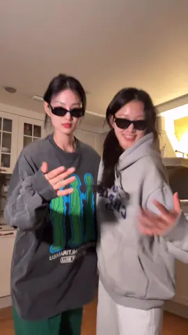 Come one, Barbie, let’s go party 👀🪩 #reels #OOTD #kimkimsis_ #dance #style #life #sister #funny #킴킴시스 