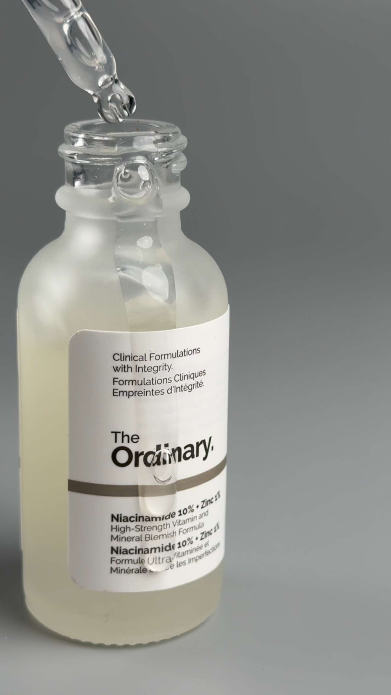 ✨ Regalo de The Ordinary I start with the Multi-Active Delivery Essence @The Ordinary — light and super fresh. Then the Niacinamide + Zinc serum keeps my skin clear and less shiny. Love this simple, effective combo! 🧴💧 . . #regalodetheordinary #theordinary #skincare #niacinamide #glowyskin #skincareroutine #skincaretips #ugc #essence #serumniacinamide #CapCut 