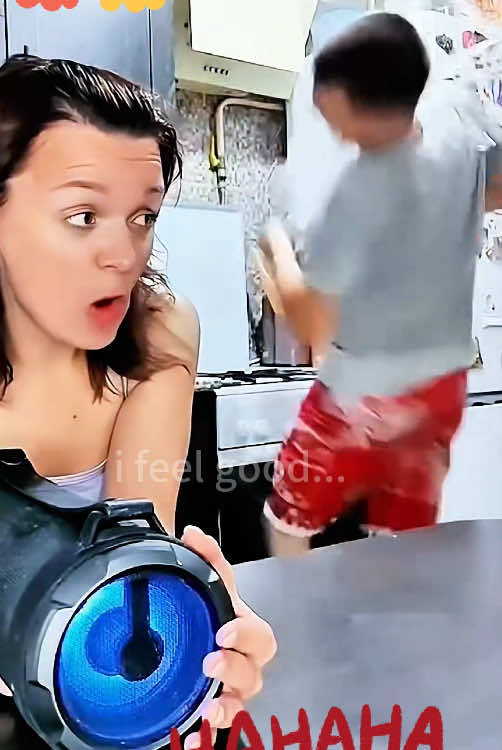 Speaker Scare Prank #tiktok #funny #fyp #prank #viralvideo 